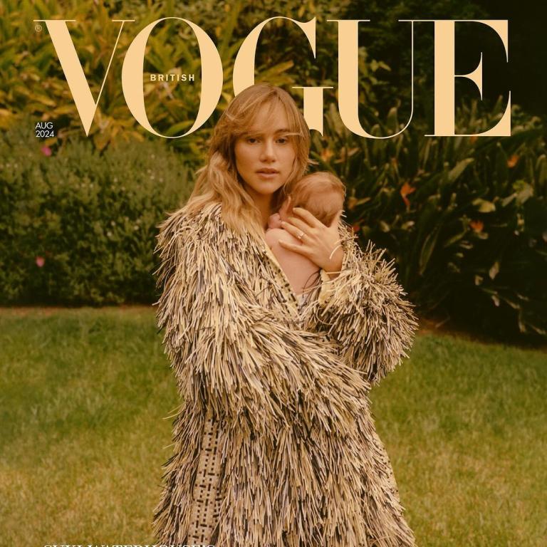 H Suki Waterhouse ποζάρει στη βρετανική Vogue