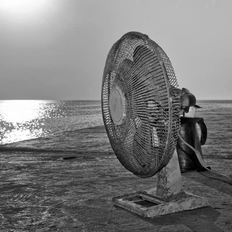 Πώς να μετατρέψετε τον οικονομικό ανεμιστήρα σε κλιματιστικό -Έτσι θα παράγει δροσερό αέρα